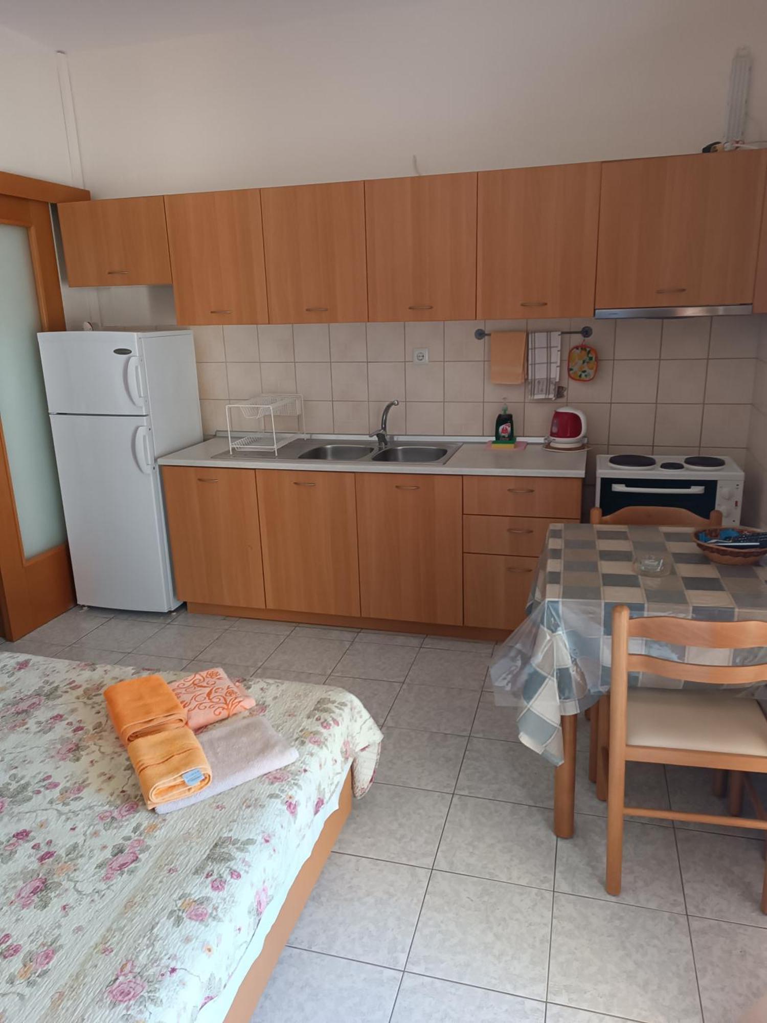 Anestis Apartments & Rooms Palaiontsiflikion Bagian luar foto