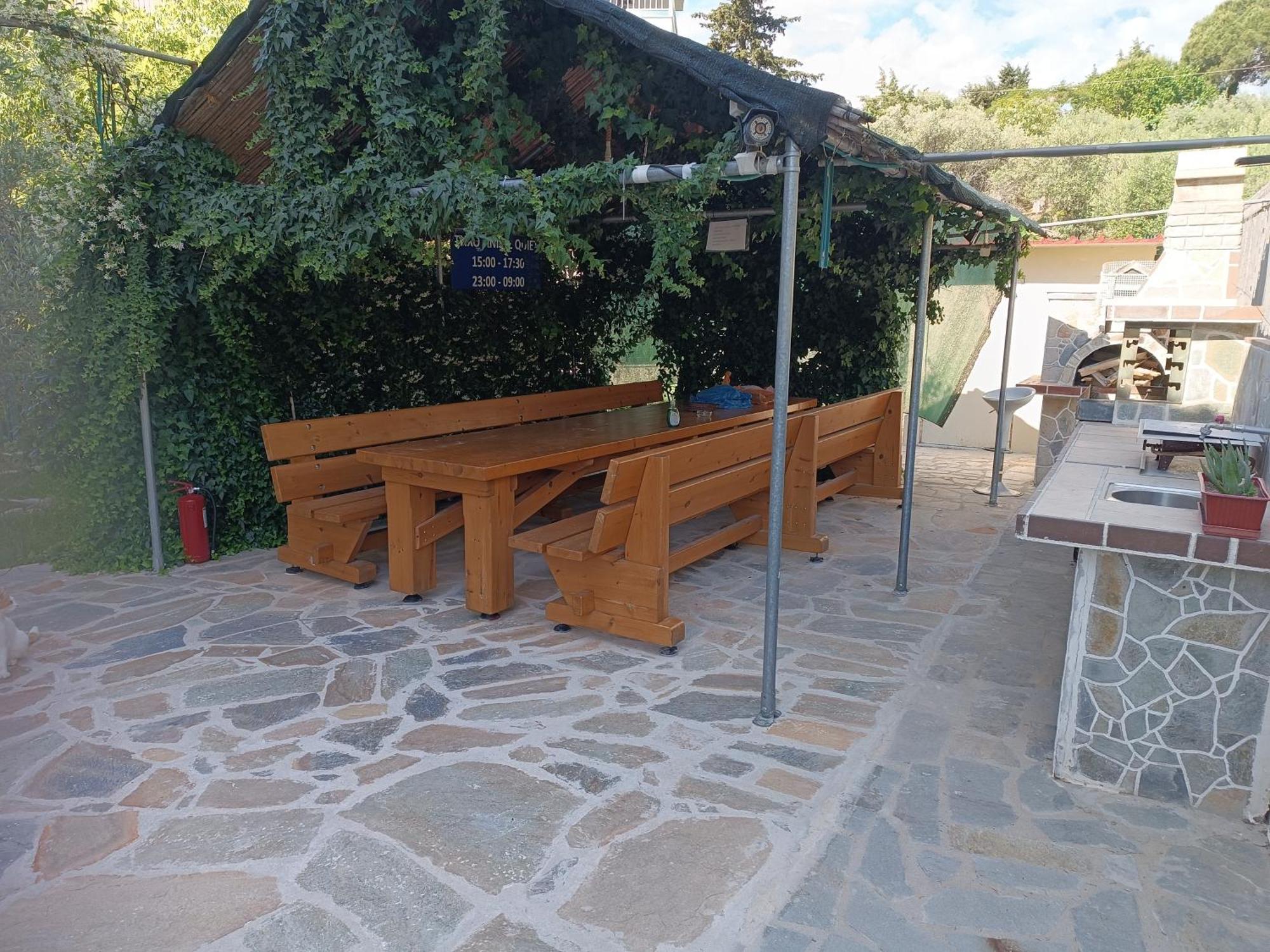 Anestis Apartments & Rooms Palaiontsiflikion Bagian luar foto